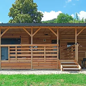 mobil-home-isole-avec-jacuzzi-la-cubaniere.hotels-rhonealpes.com/